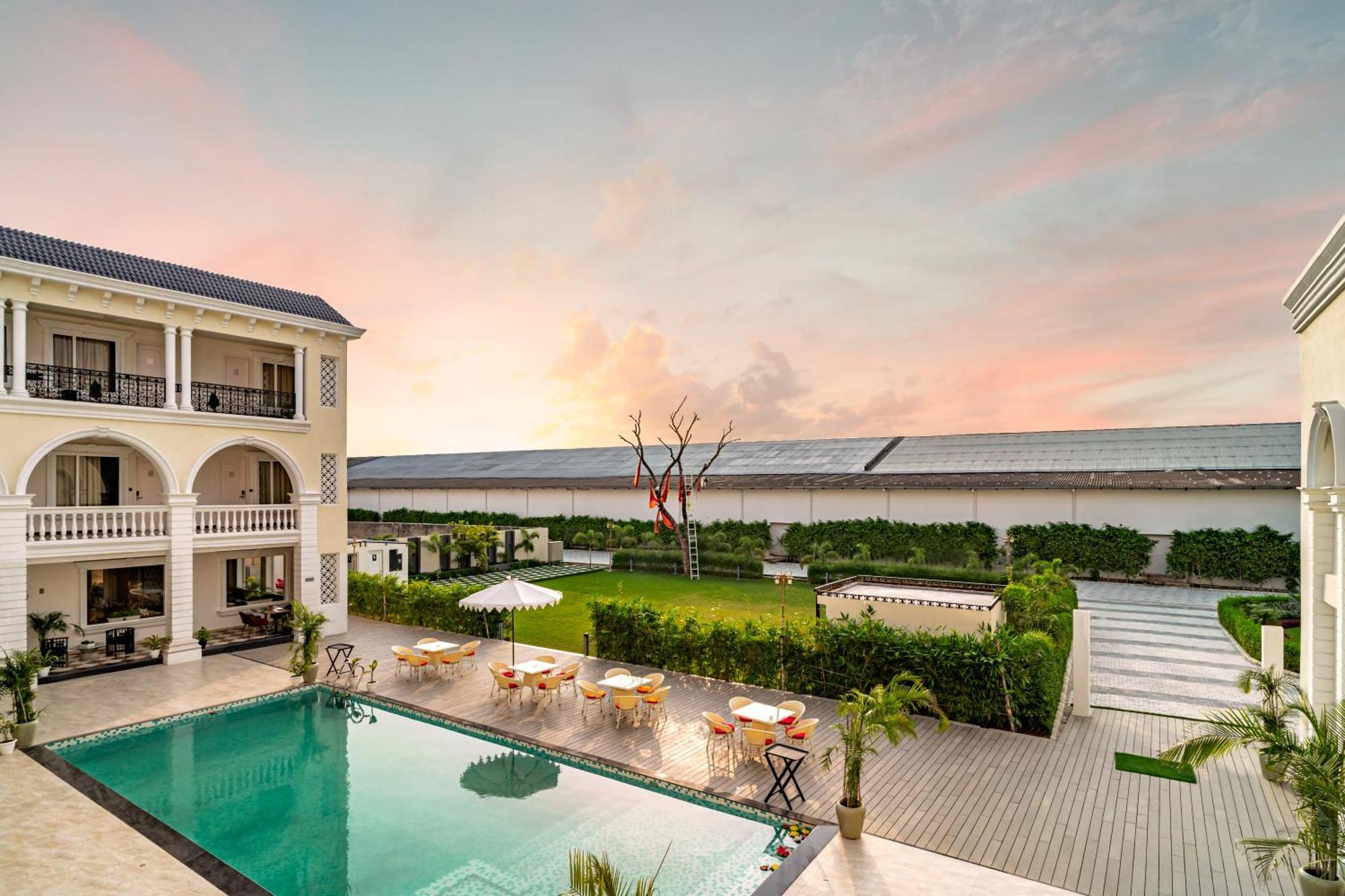 Rudra Imperial Resort Sitapur  Ngoại thất bức ảnh
